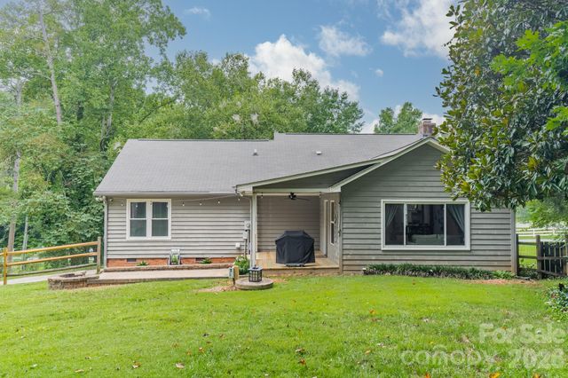 7400 Sample Road, Huntersville, NC 28078