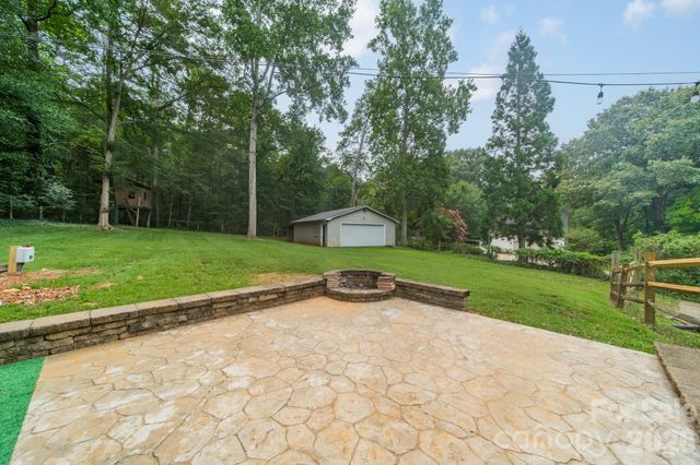 7400 Sample Road, Huntersville, NC 28078