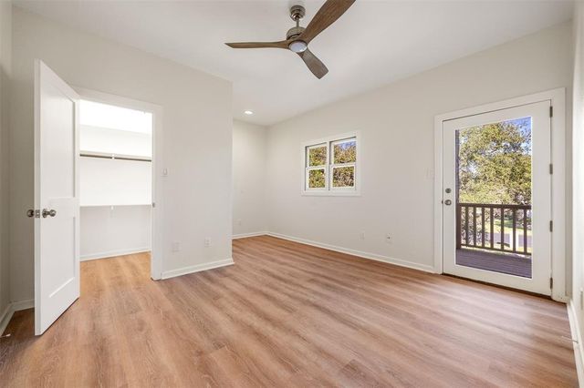 6 Sunview RD, The Hills, TX 78738