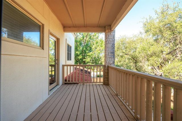 6 Sunview RD, The Hills, TX 78738