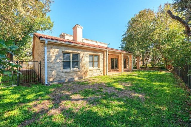 6 Sunview RD, The Hills, TX 78738