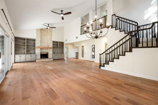 6 Sunview RD, The Hills, TX 78738