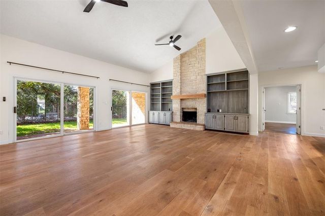 6 Sunview RD, The Hills, TX 78738