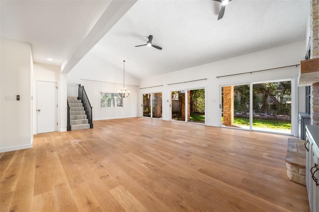 6 Sunview RD, The Hills, TX 78738