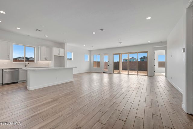 2409 E AMFISSA Drive, San Tan Valley, AZ 85140