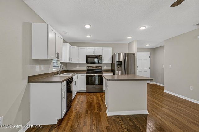 730 Scott Avenue SW, Palm Bay, FL 32908