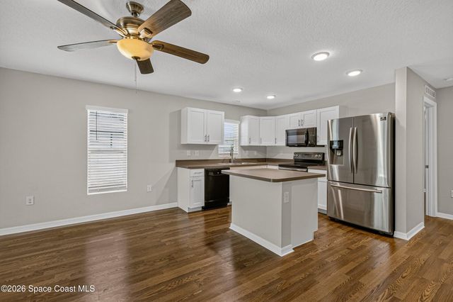 730 Scott Avenue SW, Palm Bay, FL 32908