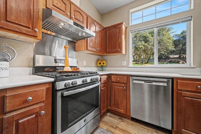 4381 Lombardi Dr, Mokelumne Hill, CA 95245