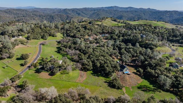 4381 Lombardi Dr, Mokelumne Hill, CA 95245