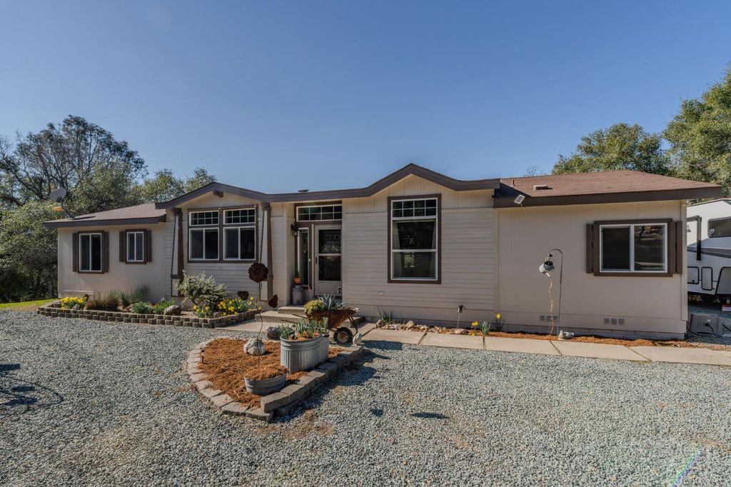 4381 Lombardi Dr, Mokelumne Hill, CA 95245