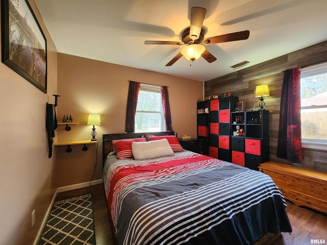 201 LINDSEY Avenue, Metropolis, IL 62960