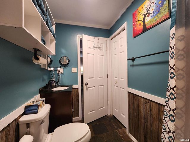 201 LINDSEY Avenue, Metropolis, IL 62960