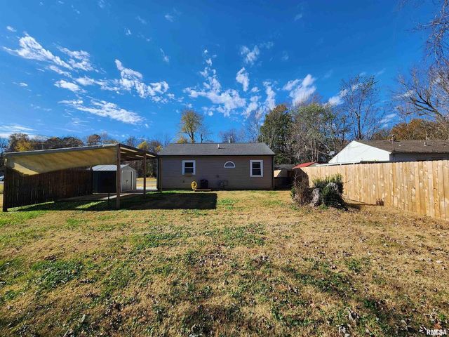 201 LINDSEY Avenue, Metropolis, IL 62960