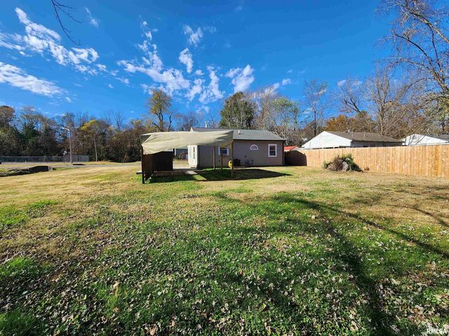 201 LINDSEY Avenue, Metropolis, IL 62960