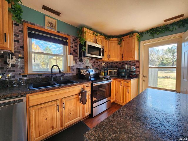 201 LINDSEY Avenue, Metropolis, IL 62960