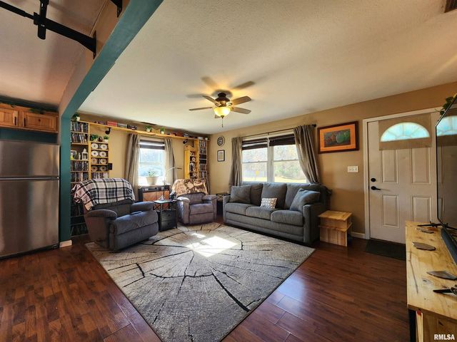 201 LINDSEY Avenue, Metropolis, IL 62960