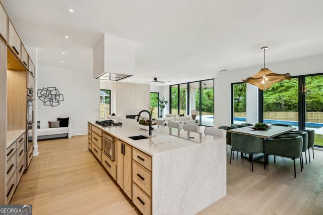 1253 Mayfair Drive NE, Brookhaven, GA 30324