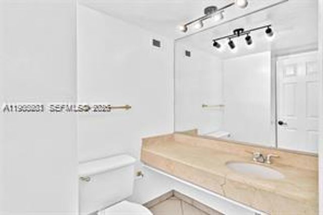 6770 Indian Creek Dr 10B, Miami Beach, FL 33141