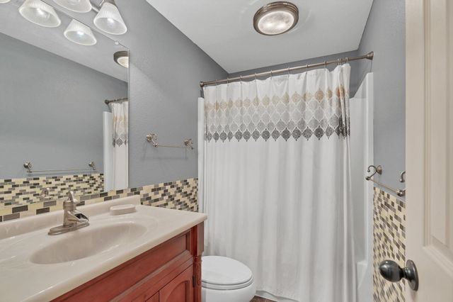 6975 N Wendell St, Park City, KS 67219
