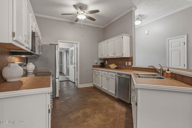 459 Oak Lawn Drive, Pearl, MS 39208