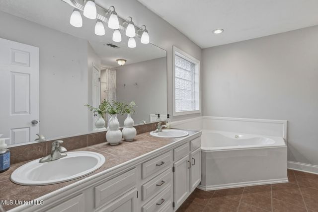 459 Oak Lawn Drive, Pearl, MS 39208