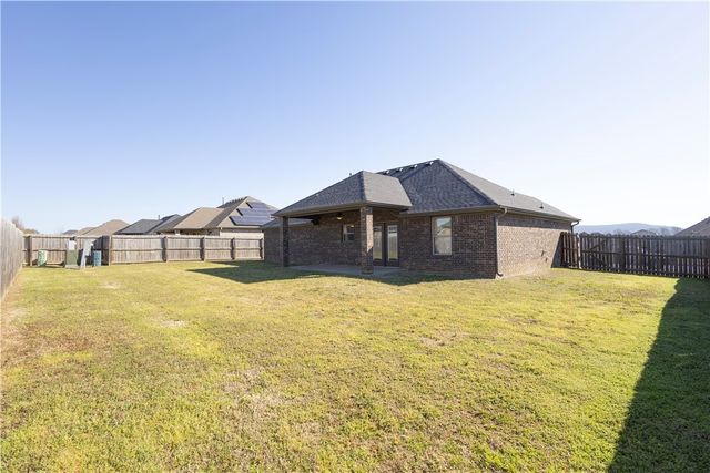 461 Sundowner Ranch Avenue, Prairie Grove, AR 72753