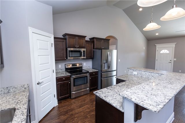 461 Sundowner Ranch Avenue, Prairie Grove, AR 72753