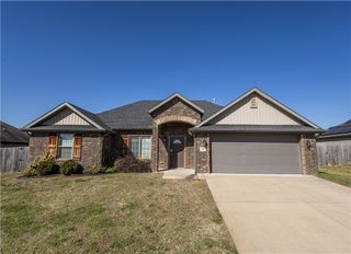461 Sundowner Ranch Avenue, Prairie Grove, AR 72753