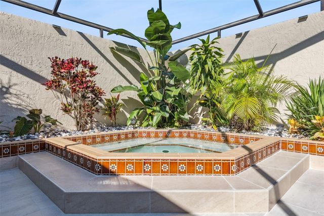 1932 MAPLE CIRCLE 1932, Tavares, FL 32778