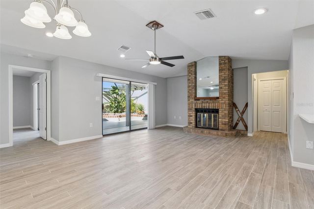 1932 MAPLE CIRCLE 1932, Tavares, FL 32778