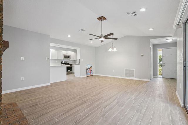 1932 MAPLE CIRCLE 1932, Tavares, FL 32778