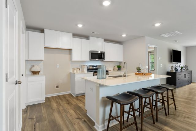 223 Cobridge Lane, Woodruff, SC 29388