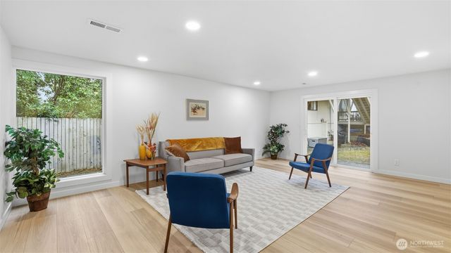 14837 SE Fairwood Boulevard, Renton, WA 98058