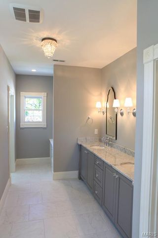 420 W Rose Hill, St Louis, MO 63122