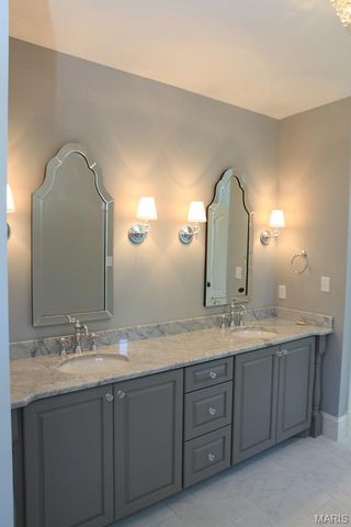420 W Rose Hill, St Louis, MO 63122