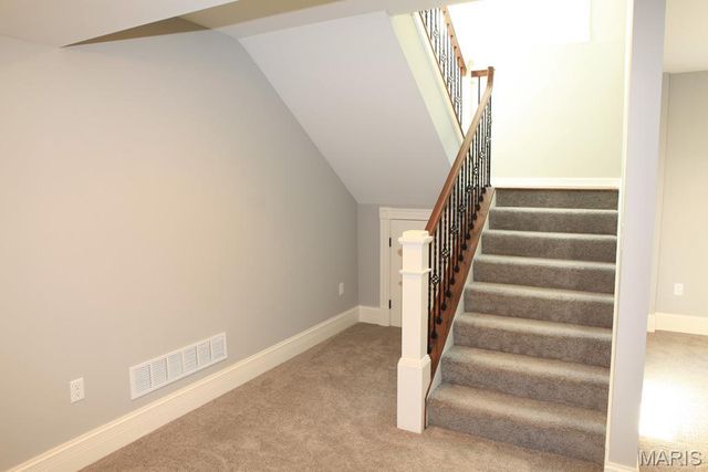 420 W Rose Hill, St Louis, MO 63122