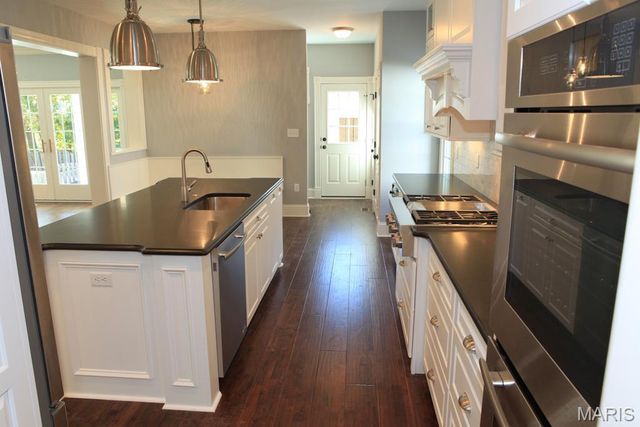 420 W Rose Hill, St Louis, MO 63122