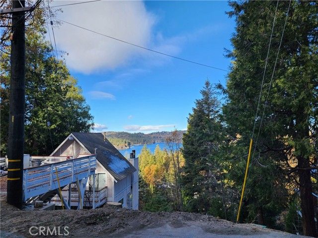 104 Fremont Road, Lake Arrowhead, CA 92352