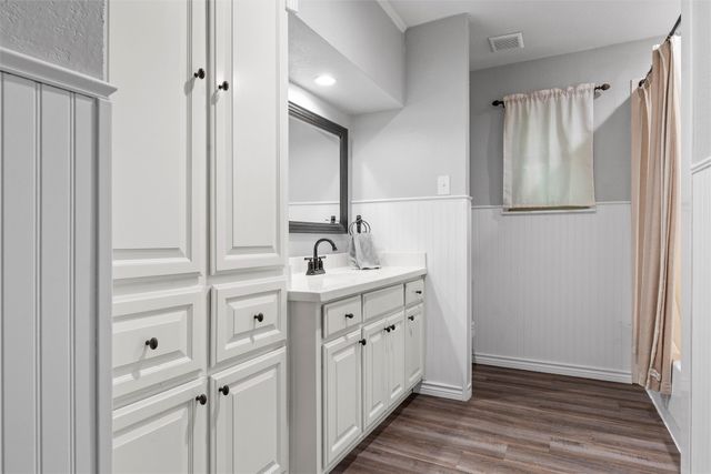 1002 W Elizabeth Drive, Robinson, TX 76706