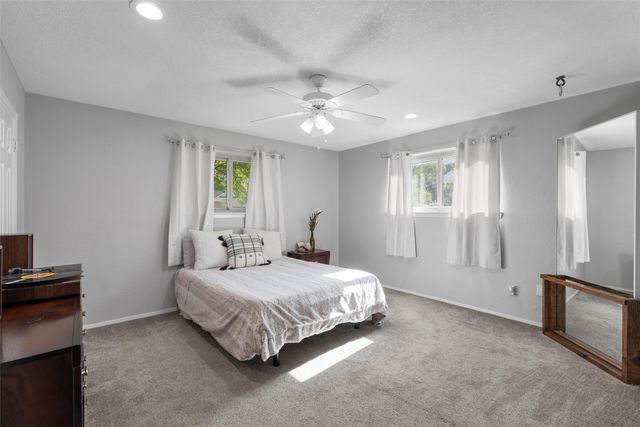 1002 W Elizabeth Drive, Robinson, TX 76706