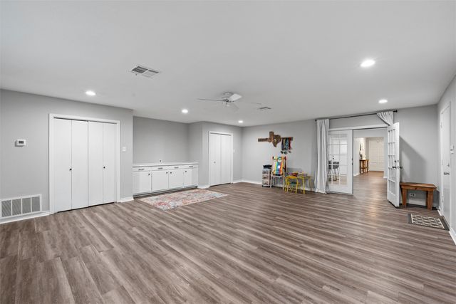 1002 W Elizabeth Drive, Robinson, TX 76706