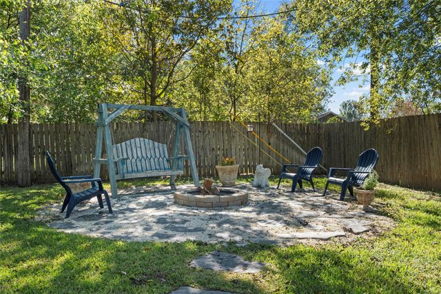 1002 W Elizabeth Drive, Robinson, TX 76706