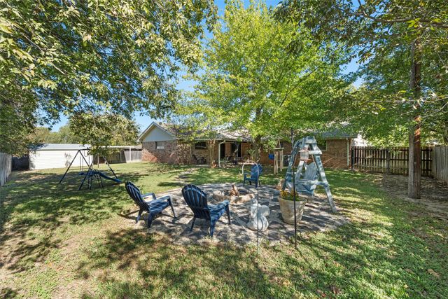 1002 W Elizabeth Drive, Robinson, TX 76706