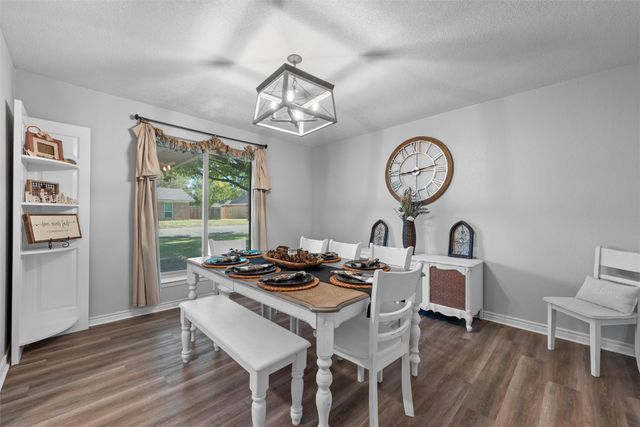 1002 W Elizabeth Drive, Robinson, TX 76706