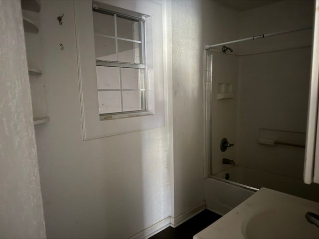 413 W Kennedale Parkway, Kennedale, TX 76060