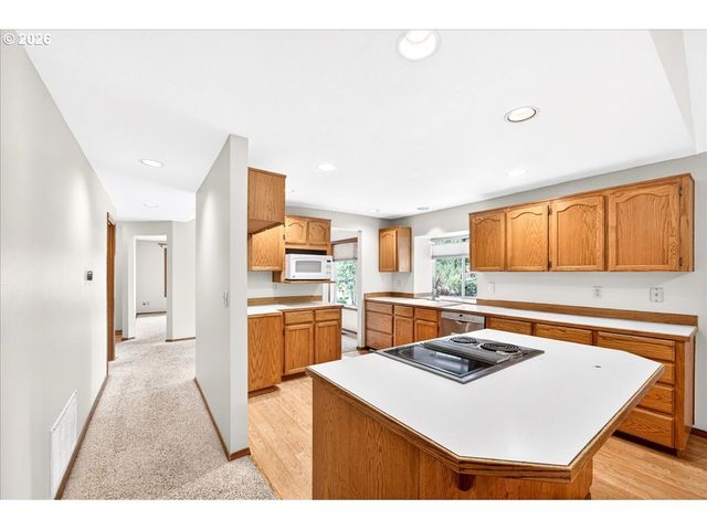 1395 Se 64TH Ct, Hillsboro, OR 97123