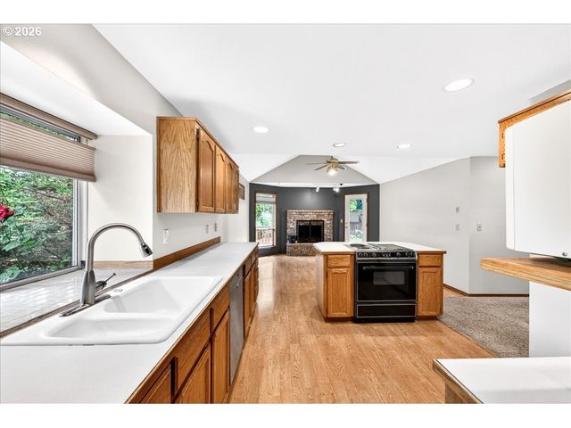 1395 Se 64TH Ct, Hillsboro, OR 97123