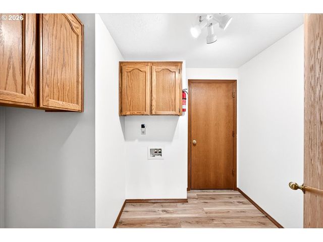1395 Se 64TH Ct, Hillsboro, OR 97123