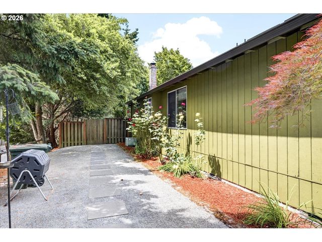 1395 Se 64TH Ct, Hillsboro, OR 97123