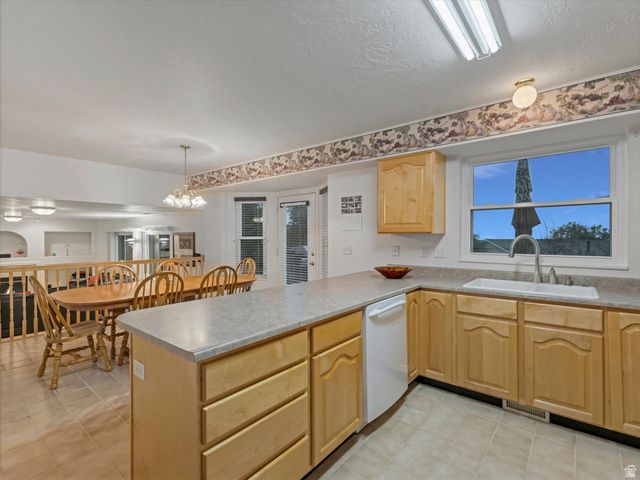 169 E MANILLA DR, Draper, UT 84020